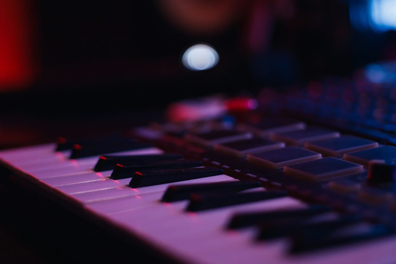 How to sell beats online: licensing, pricing, and delivery for producers